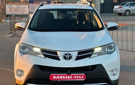 Toyota RAV4, 2015 год, 2 097 000 рублей, 6 фотография