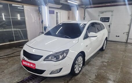 Opel Astra J, 2011 год, 395 000 рублей, 1 фотография