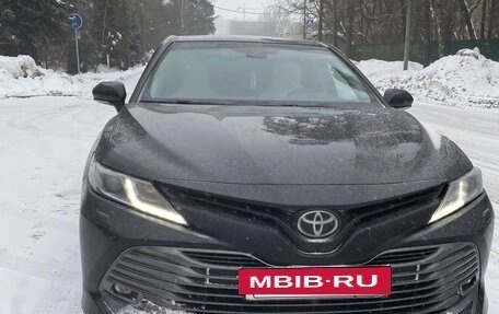 Toyota Camry, 2019 год, 2 650 000 рублей, 15 фотография
