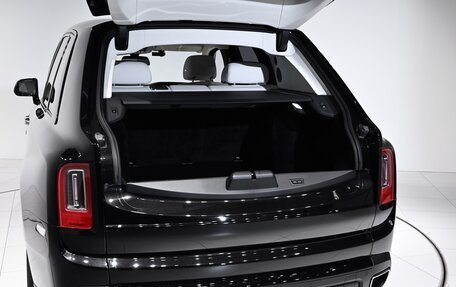 Rolls-Royce Cullinan, 2022 год, 32 800 000 рублей, 10 фотография