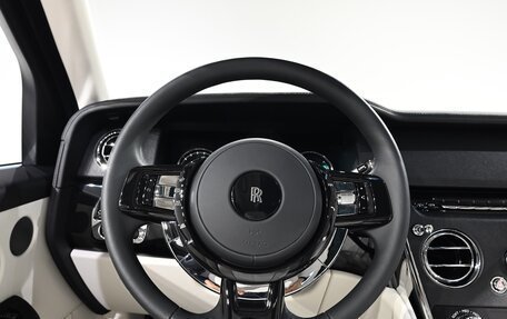 Rolls-Royce Cullinan, 2022 год, 32 800 000 рублей, 17 фотография