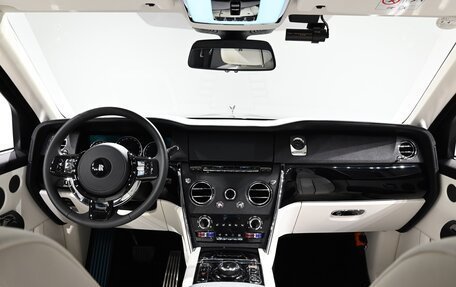 Rolls-Royce Cullinan, 2022 год, 32 800 000 рублей, 16 фотография