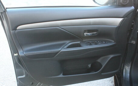 Mitsubishi Outlander III рестайлинг 3, 2014 год, 1 537 000 рублей, 8 фотография