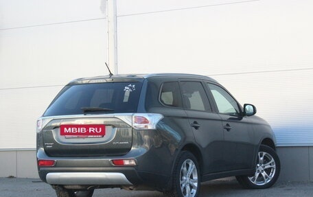 Mitsubishi Outlander III рестайлинг 3, 2014 год, 1 537 000 рублей, 2 фотография