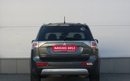 Mitsubishi Outlander III рестайлинг 3, 2014 год, 1 537 000 рублей, 4 фотография