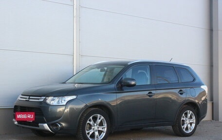Mitsubishi Outlander III рестайлинг 3, 2014 год, 1 537 000 рублей, 5 фотография