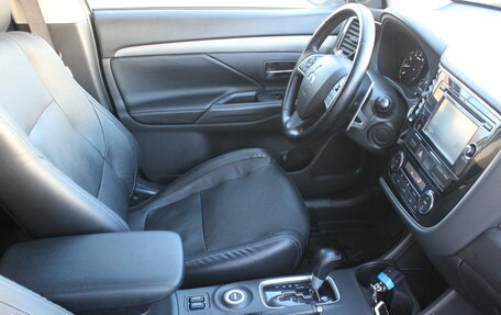 Mitsubishi Outlander III рестайлинг 3, 2014 год, 1 537 000 рублей, 15 фотография