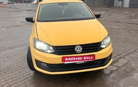 Volkswagen Polo VI (EU Market), 2019 год, 850 000 рублей, 2 фотография