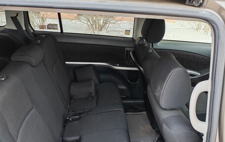 Toyota ISis I, 2012 год, 1 325 000 рублей, 7 фотография