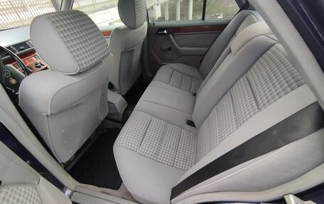 Mercedes-Benz E-Класс, 1995 год, 250 000 рублей, 12 фотография