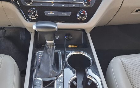 KIA Carnival III, 2019 год, 2 850 000 рублей, 3 фотография