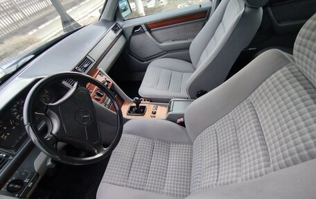 Mercedes-Benz E-Класс, 1995 год, 250 000 рублей, 11 фотография