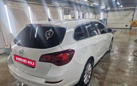 Opel Astra J, 2011 год, 395 000 рублей, 7 фотография