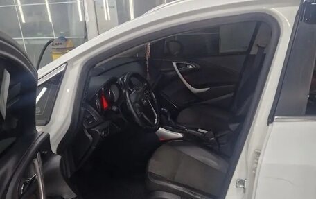 Opel Astra J, 2011 год, 395 000 рублей, 9 фотография