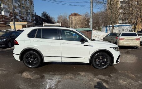 Volkswagen Tiguan II, 2021 год, 4 300 000 рублей, 4 фотография