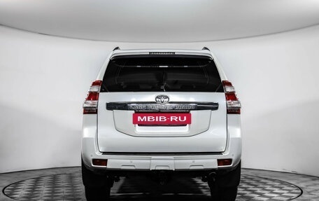 Toyota Land Cruiser Prado 150 рестайлинг 2, 2014 год, 2 960 000 рублей, 6 фотография