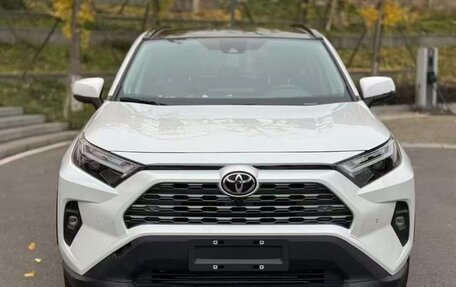 Toyota RAV4, 2025 год, 3 300 000 рублей, 1 фотография