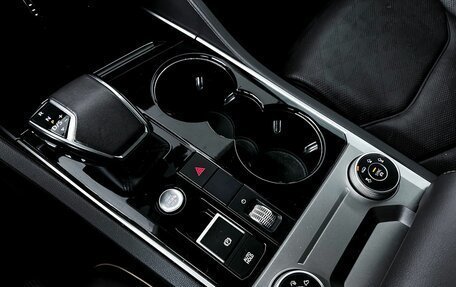 Volkswagen Touareg III, 2018 год, 6 100 000 рублей, 23 фотография