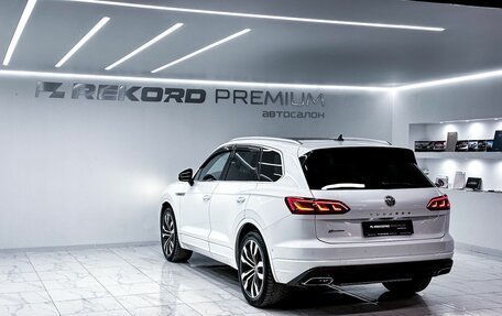 Volkswagen Touareg III, 2018 год, 6 100 000 рублей, 30 фотография