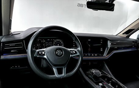 Volkswagen Touareg III, 2018 год, 6 100 000 рублей, 25 фотография