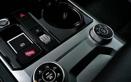 Volkswagen Touareg III, 2018 год, 6 100 000 рублей, 24 фотография