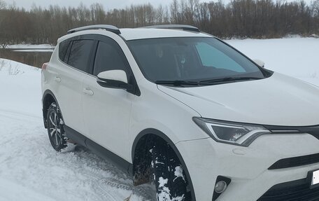 Toyota RAV4, 2017 год, 2 250 000 рублей, 2 фотография