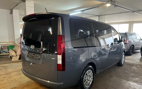 Hyundai Staria, 2024 год, 5 963 000 рублей, 2 фотография