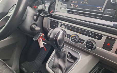 Volkswagen Caravelle T6 рестайлинг, 2021 год, 4 700 000 рублей, 20 фотография