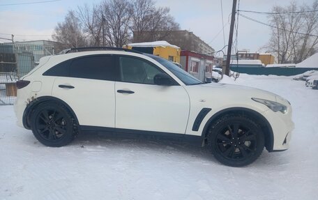 Infiniti QX70, 2013 год, 2 000 000 рублей, 2 фотография