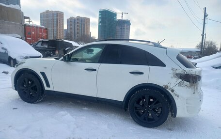 Infiniti QX70, 2013 год, 2 000 000 рублей, 3 фотография