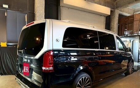 Mercedes-Benz V-Класс, 2022 год, 13 900 000 рублей, 4 фотография