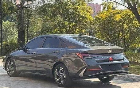 Hyundai Elantra, 2022 год, 1 580 000 рублей, 4 фотография