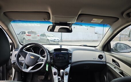 Chevrolet Cruze II, 2010 год, 600 000 рублей, 13 фотография