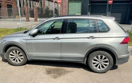 Volkswagen Tiguan II, 2021 год, 2 270 000 рублей, 3 фотография