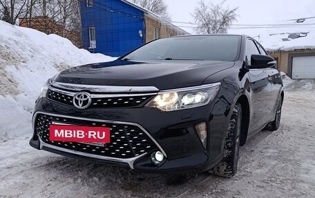 Toyota Camry, 2015 год, 1 888 000 рублей, 10 фотография