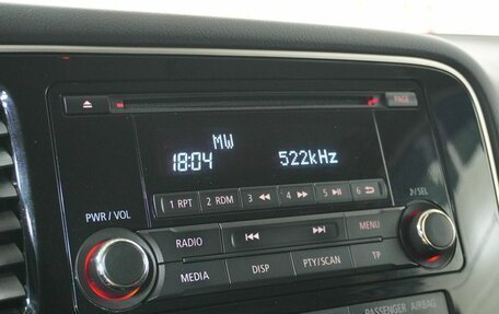 Mitsubishi Outlander III рестайлинг 3, 2013 год, 1 445 000 рублей, 12 фотография