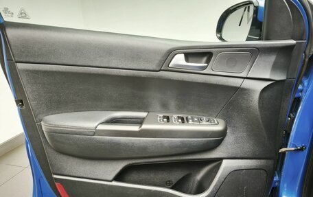 KIA Sportage IV рестайлинг, 2020 год, 2 400 000 рублей, 10 фотография