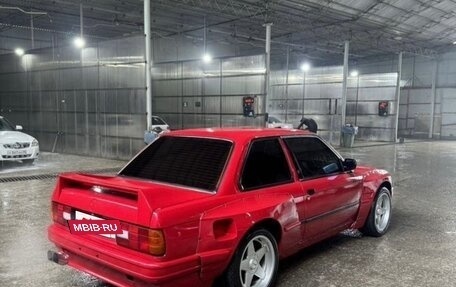 BMW 3 серия, 1985 год, 700 000 рублей, 4 фотография