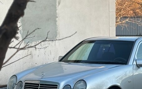 Mercedes-Benz E-Класс, 1997 год, 380 000 рублей, 1 фотография