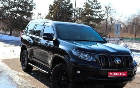 Toyota Land Cruiser Prado 150 рестайлинг 2, 2022 год, 5 650 000 рублей, 1 фотография