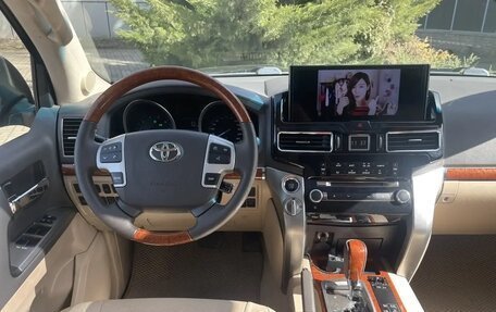 Toyota Land Cruiser 200, 2013 год, 3 750 000 рублей, 8 фотография