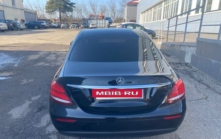 Mercedes-Benz E-Класс, 2019 год, 2 550 000 рублей, 4 фотография