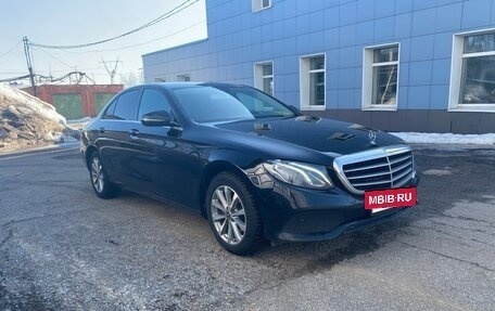 Mercedes-Benz E-Класс, 2019 год, 2 550 000 рублей, 2 фотография