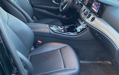 Mercedes-Benz E-Класс, 2019 год, 2 550 000 рублей, 18 фотография