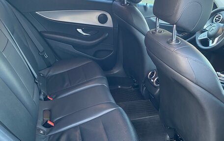 Mercedes-Benz E-Класс, 2019 год, 2 550 000 рублей, 19 фотография