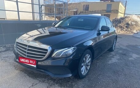 Mercedes-Benz E-Класс, 2019 год, 2 550 000 рублей, 10 фотография