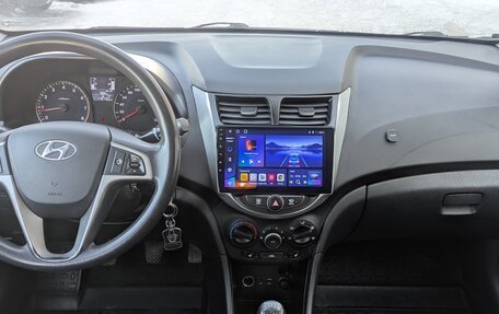 Hyundai Solaris II рестайлинг, 2015 год, 925 000 рублей, 7 фотография