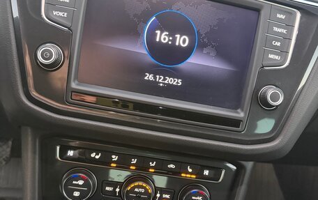 Volkswagen Tiguan II, 2017 год, 2 690 000 рублей, 26 фотография