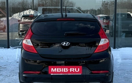 Hyundai Solaris II рестайлинг, 2015 год, 950 000 рублей, 3 фотография