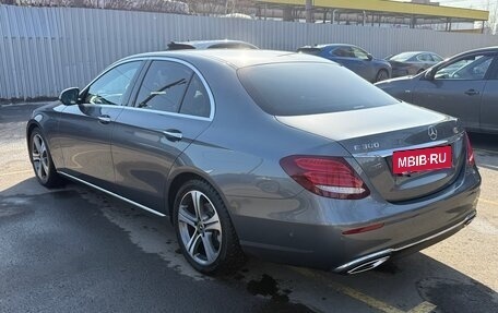 Mercedes-Benz E-Класс, 2019 год, 4 290 000 рублей, 6 фотография